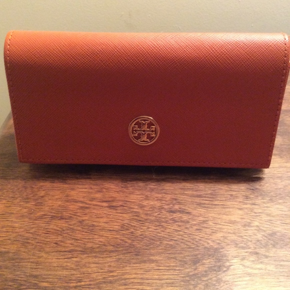 Tory Burch Sunglasses - Picture 4 of 6